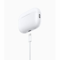 هدفون بلوتوثی اپل مدل AirPods Pro 2nd Generation با نویز کنسلینگ فعال (ANC)، نویز کنسلینگ میکروفون (ENC)، درگاه شارژ USB Type-C، با قابلیت شارژ بیسیم، دارای میکروفون دوگانه از نوع Beamforming، مقاومت در برابر رطوبت و عرق